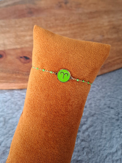 Bracelet à chaîne fine signe astrologique coloré