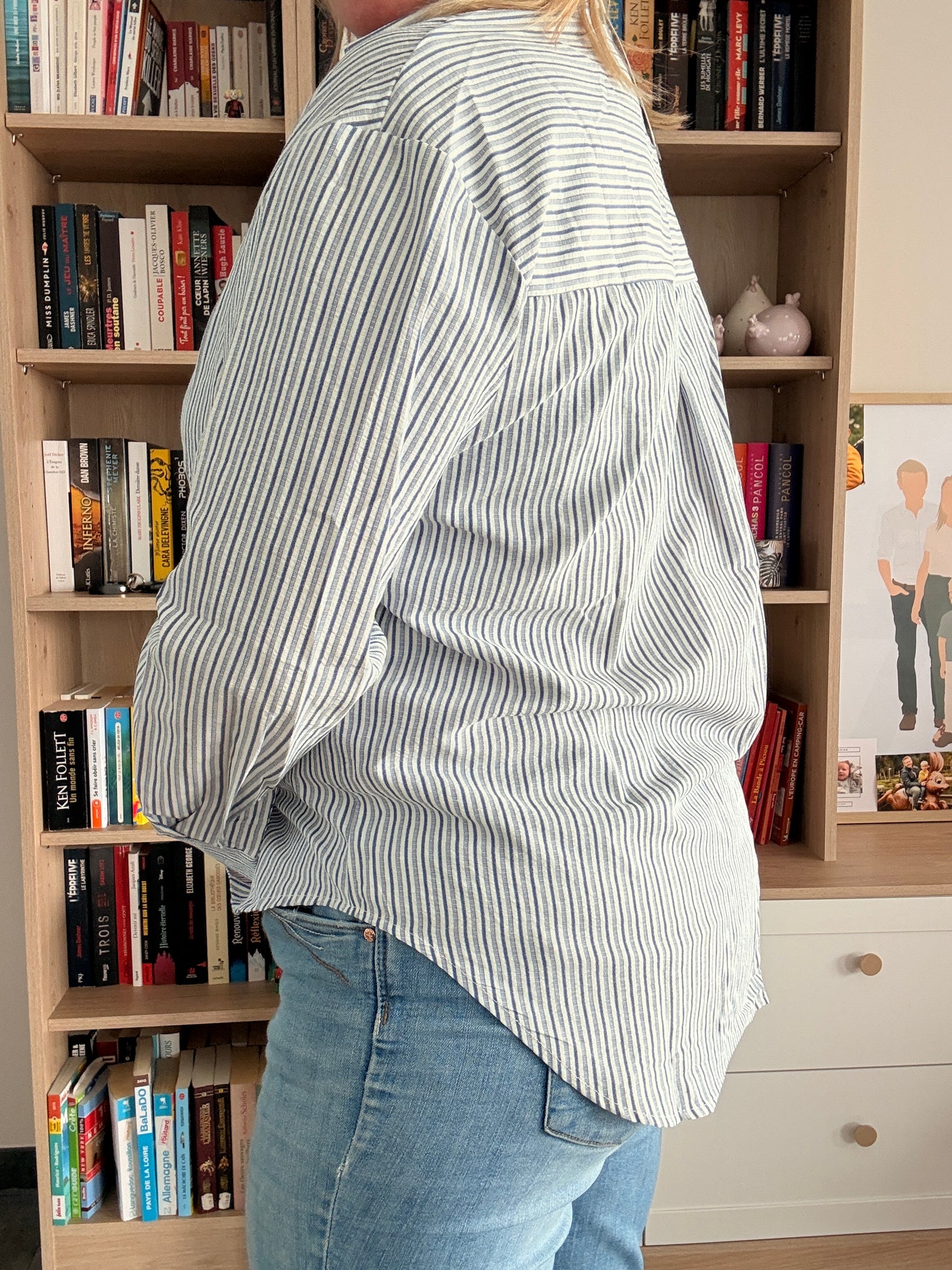 Chemise en coton manches longues à rayures verticales avec motifs cœurs bleu marine couleur Bleu clair