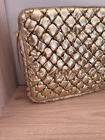 Pochette housse d’ordinateur 14’ matelassé motif relief couleur Dorée
