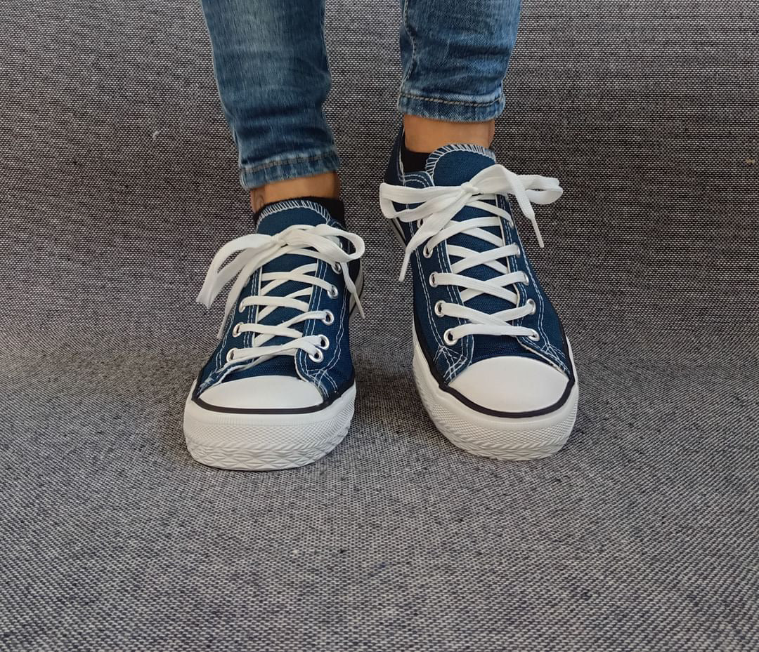 Chaussures baskets basses toile bleu pétrole style Converse