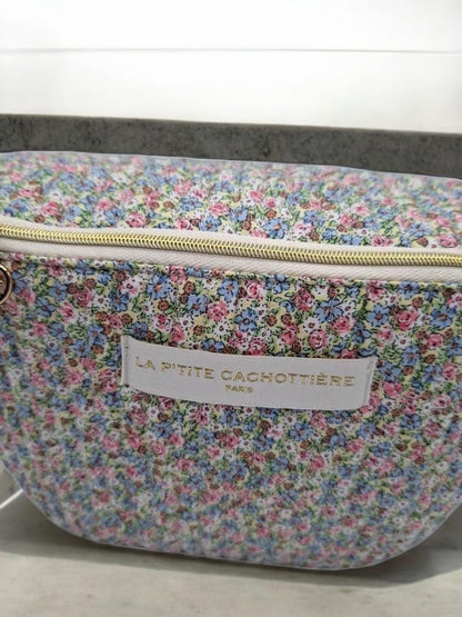 Sac banane en coton liberty fleuri rose pastel « La Ptite cachottière »