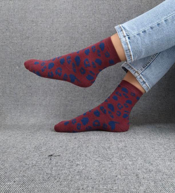 Nouveautés - Chaussettes rouge en coton à motif léopard bleu