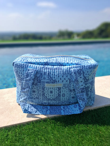 Sac week-end polochon en coton matelassé bleu design paisley bleu marine
