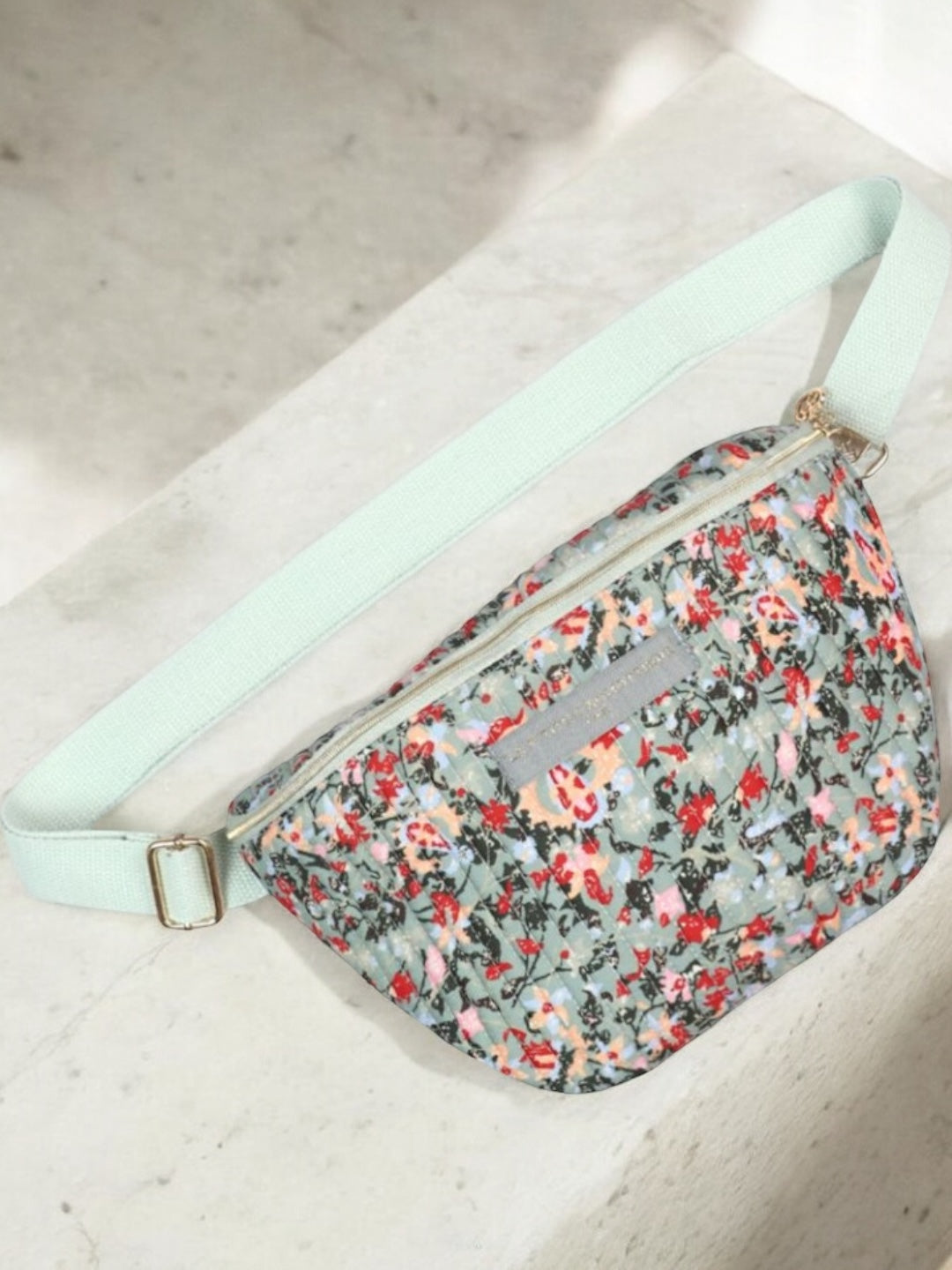 Nouveautés - Sac banane en coton liberty fleuri vert d’eau « La Ptite cachottière »