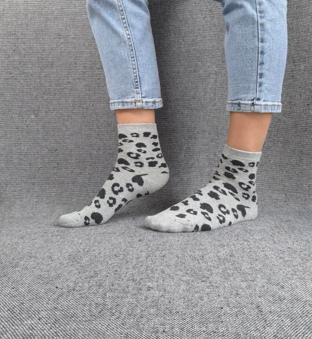 Nouveautés - Chaussettes gris en coton à motif léopard noir