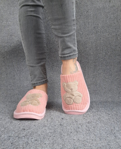 Chaussons fourrés rose en tissu avec motif ours