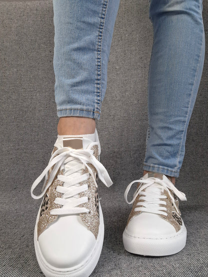 Chaussures baskets blanches beige motif léopard étoile style sneakers