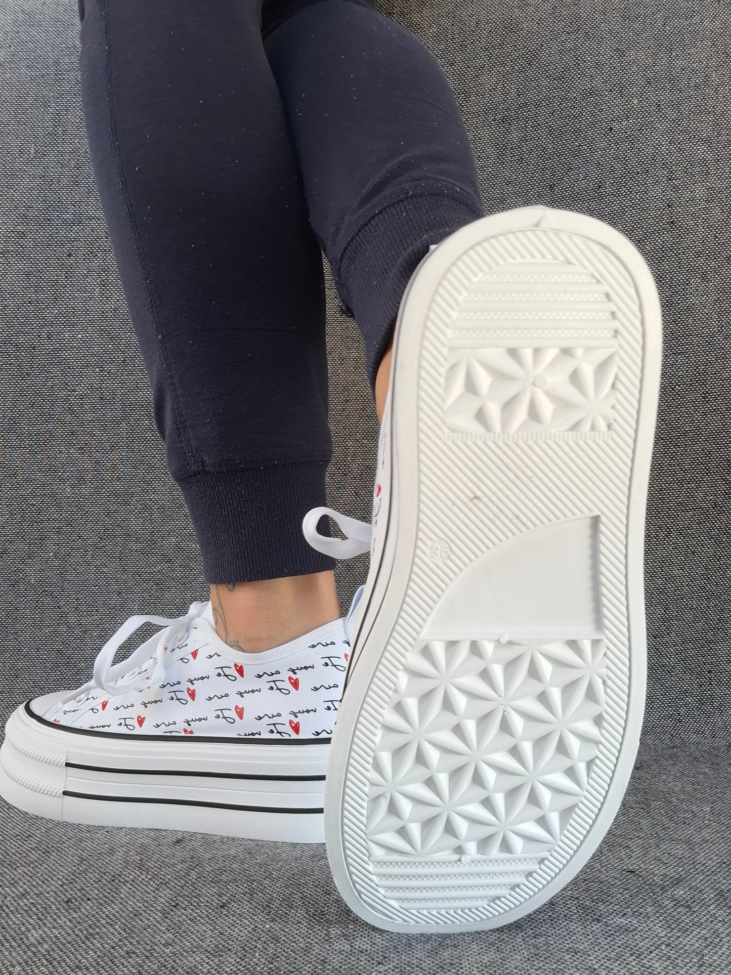 Chaussures baskets basses compensées tissu blanc avec inscription “je vous aime”