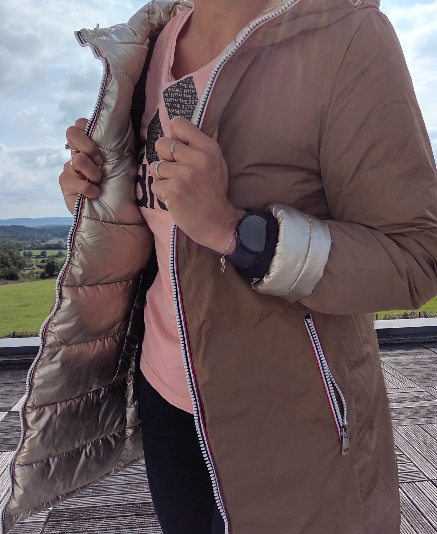 Melya Melody - Manteau long réversible et imperméable matelassé camel/doré - Curvy