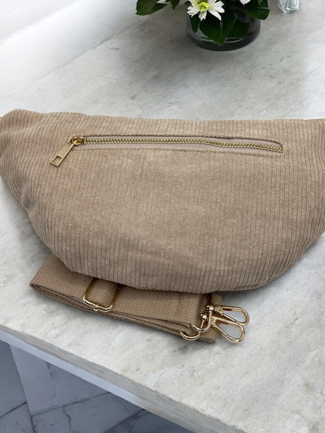 Sac banane velours cotelé couleur crème beige