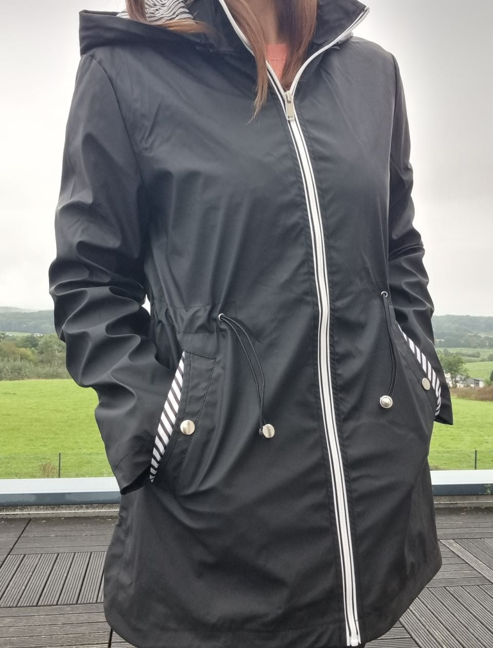 New Lolo - Manteau mi long léger imperméable noir - Curvy