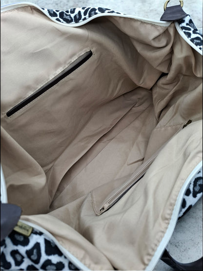 Grand sac porté épaule imprimé léopard blanc noir