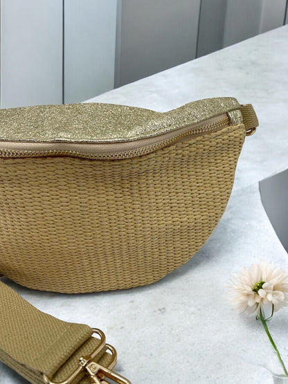 Sac banane bi-matière en paille beige et simili cuir doré pailleté