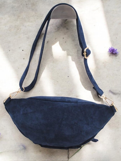 Sac banane croute de cuir velours 2 poches bleu marine