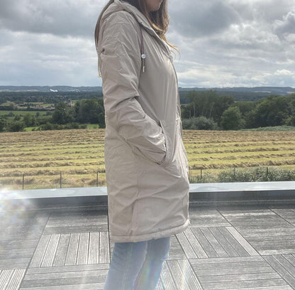Laura Jo - Imperméable long doublé en fausse fourrure cordon tricolore couleur beige