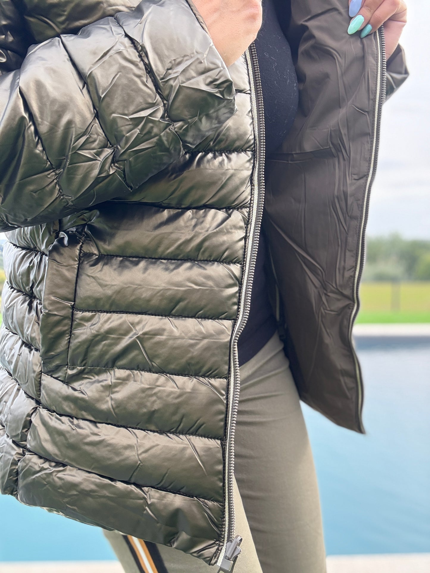 Melya Melody - Manteau court marron/kaki réversible et imperméable matelassé kaki brillant