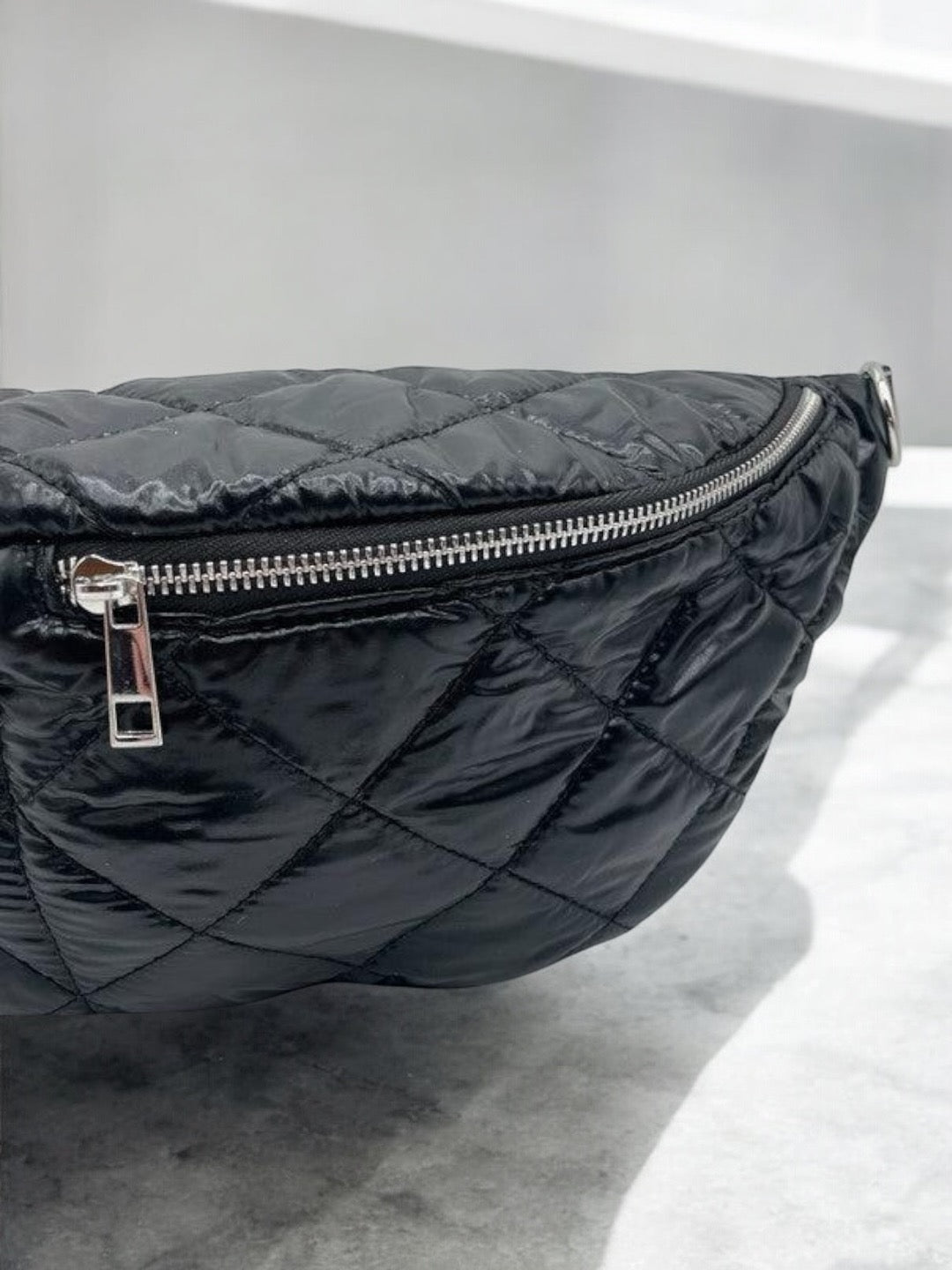 Sac banane XL matelassé effet doudoune noir