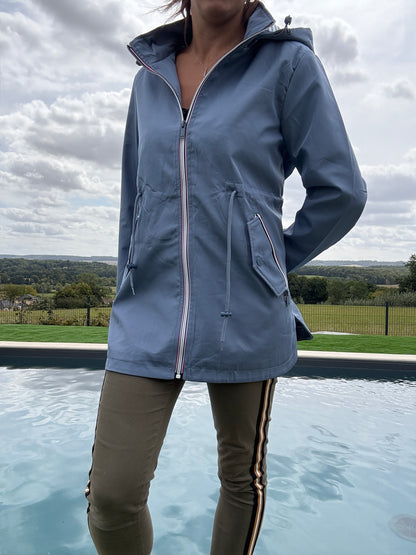 New Lolo - Manteau mi long deperlant léger bleu clair capuche intérieur marin rayé bleu clair blanc
