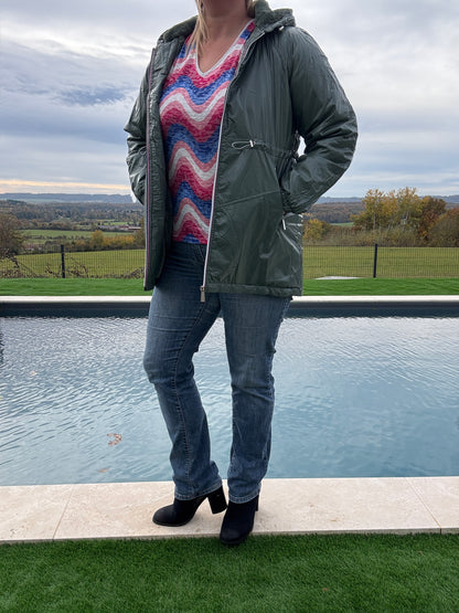 Attrait Paris - Manteau mi-long imperméable fourré resserrable à la taille kaki brillant