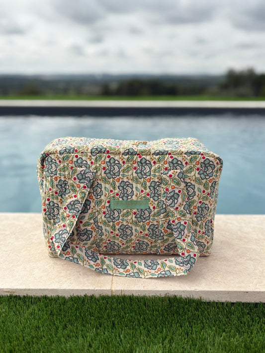 Sac week-end polochon en coton matelassé blanc liberty fleuri jaune et bleu
