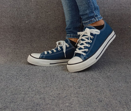 Chaussures baskets basses toile bleu pétrole style Converse