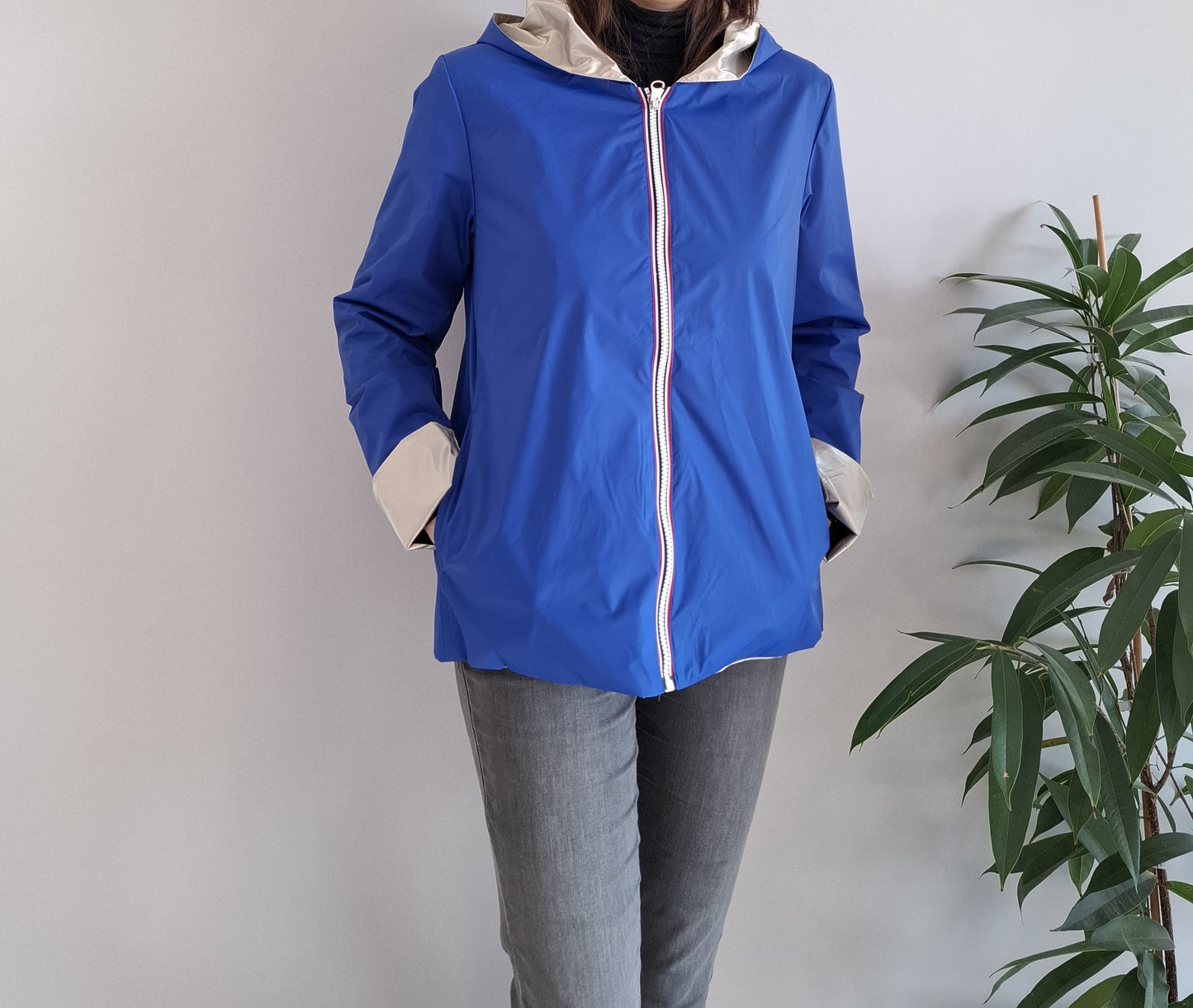 Laura Jo - Imperméable réversible court sans garnissage ouate couleur bleu électrique doré