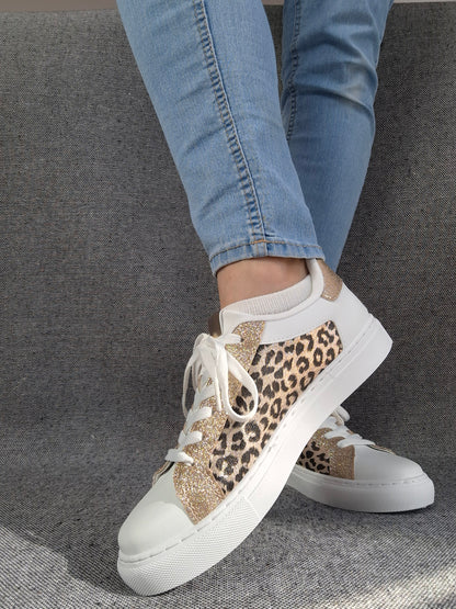 Chaussures baskets blanches beige motif léopard étoile style sneakers