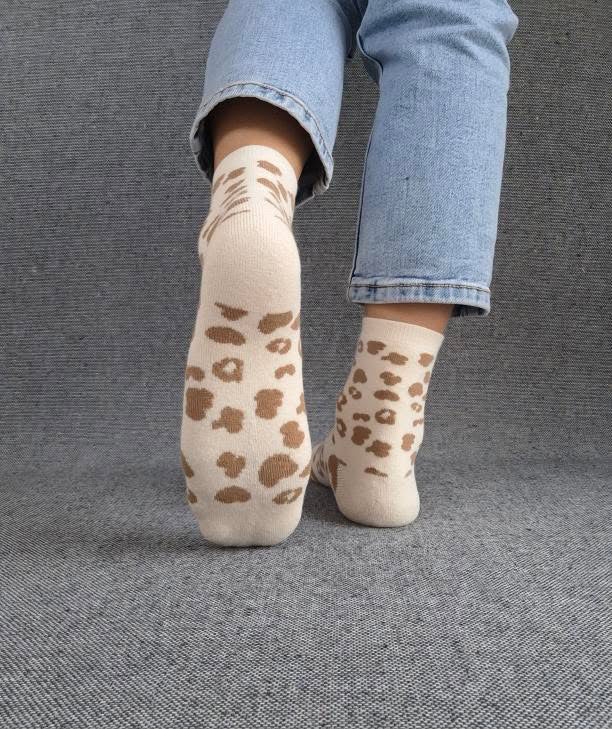 Nouveautés - Chaussettes beige en coton à motif léopard marron