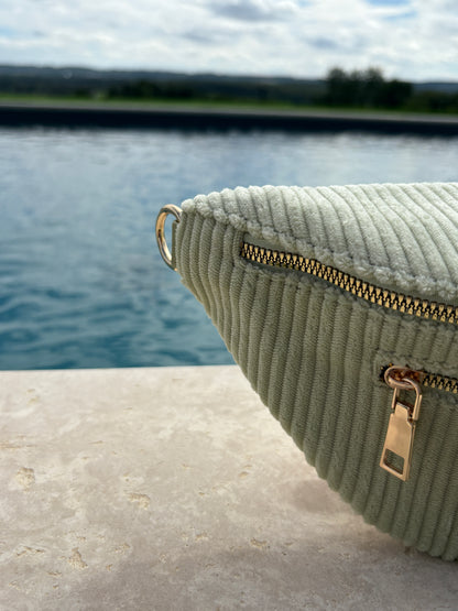 Sac banane velours côtelé 2 poches vert clair vert d'eau sangle fantaisie