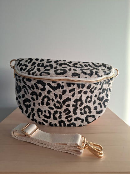 Sac banane en tissu motif léopard teintes noires et beige
