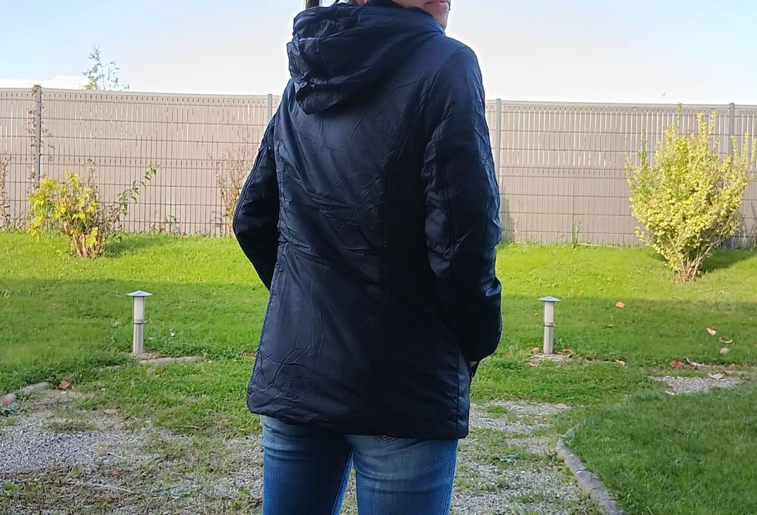 Melya Melody - Manteau court fourré imperméable légerement cintré bleu marine