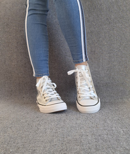 Chau ssures Baskets hautes argenté et blanc type Converse