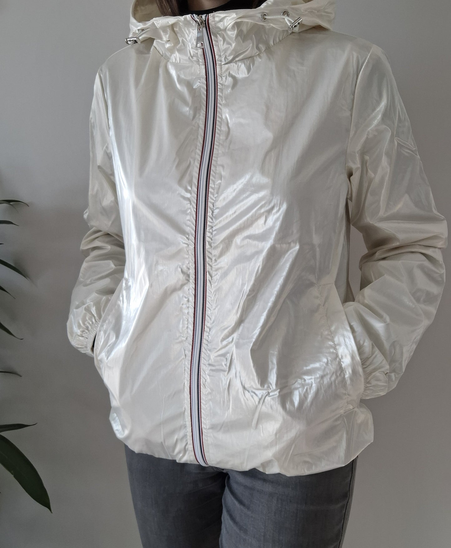 Manteau court imperméable fine doublure ecru doré