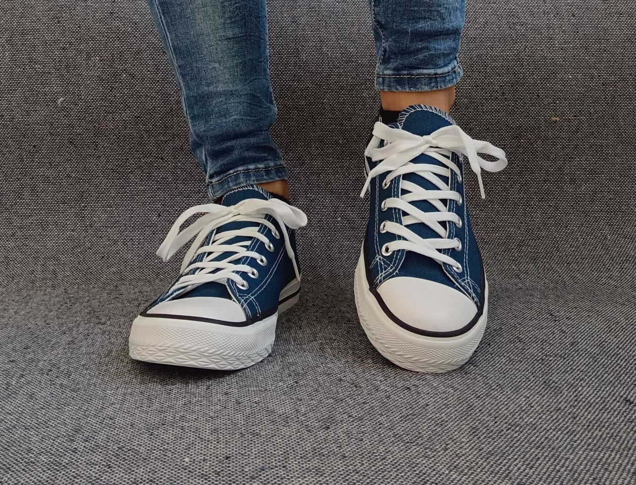 Chaussures baskets basses toile bleu pétrole style Converse