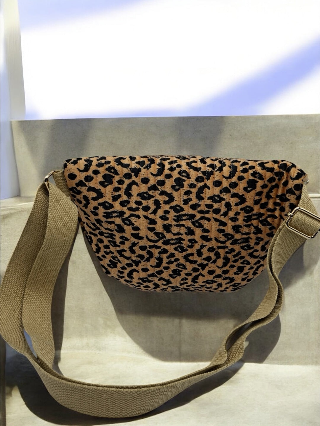 Sac banane en velours côtelé léopard camel noir « La Ptite cachottière »