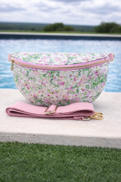 Sac Banane Fleuri Rose & Vert – Tissu Matelassé Blanc & Zip Doré