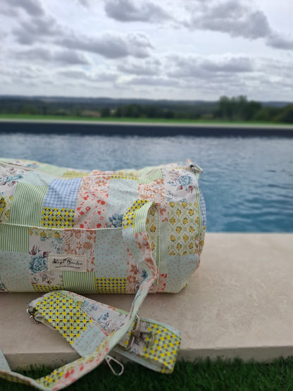 Sac polochon week end de voyage en tissu coton patchwork multicolore fleuri vert clair et jaune