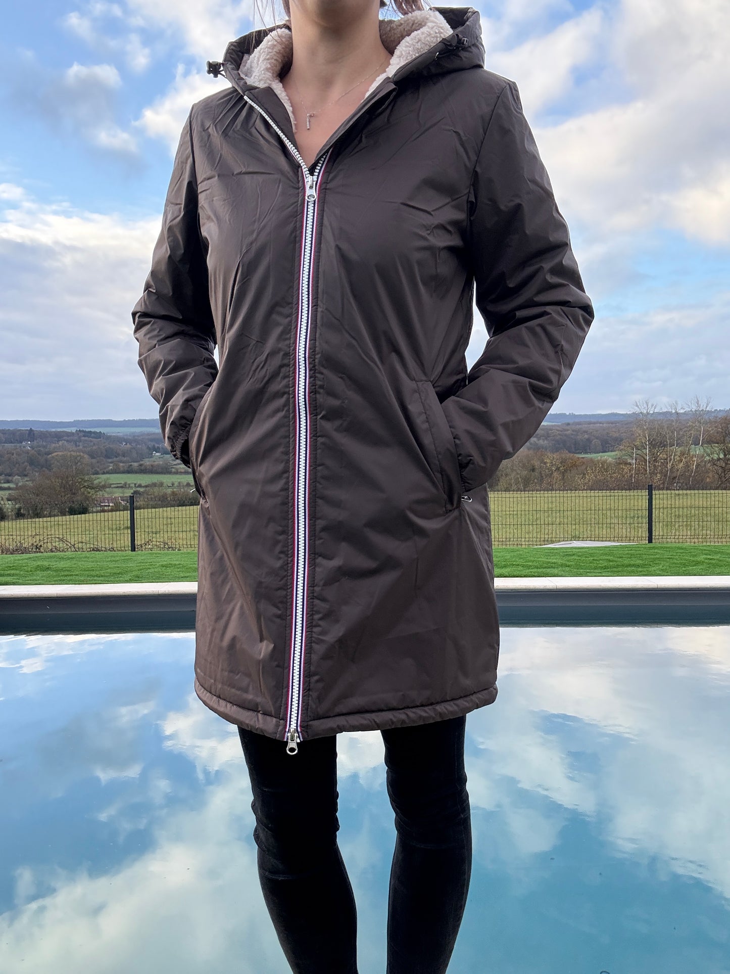 Laura Jo - Imperméable fourré long fausse fourrure marron chocolat intérieur sherpa beige