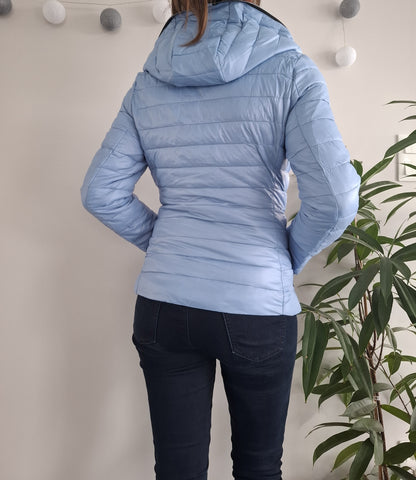 Attrait Paris - Manteau doudoune imperméable et matelassé bleu clair avec capuche