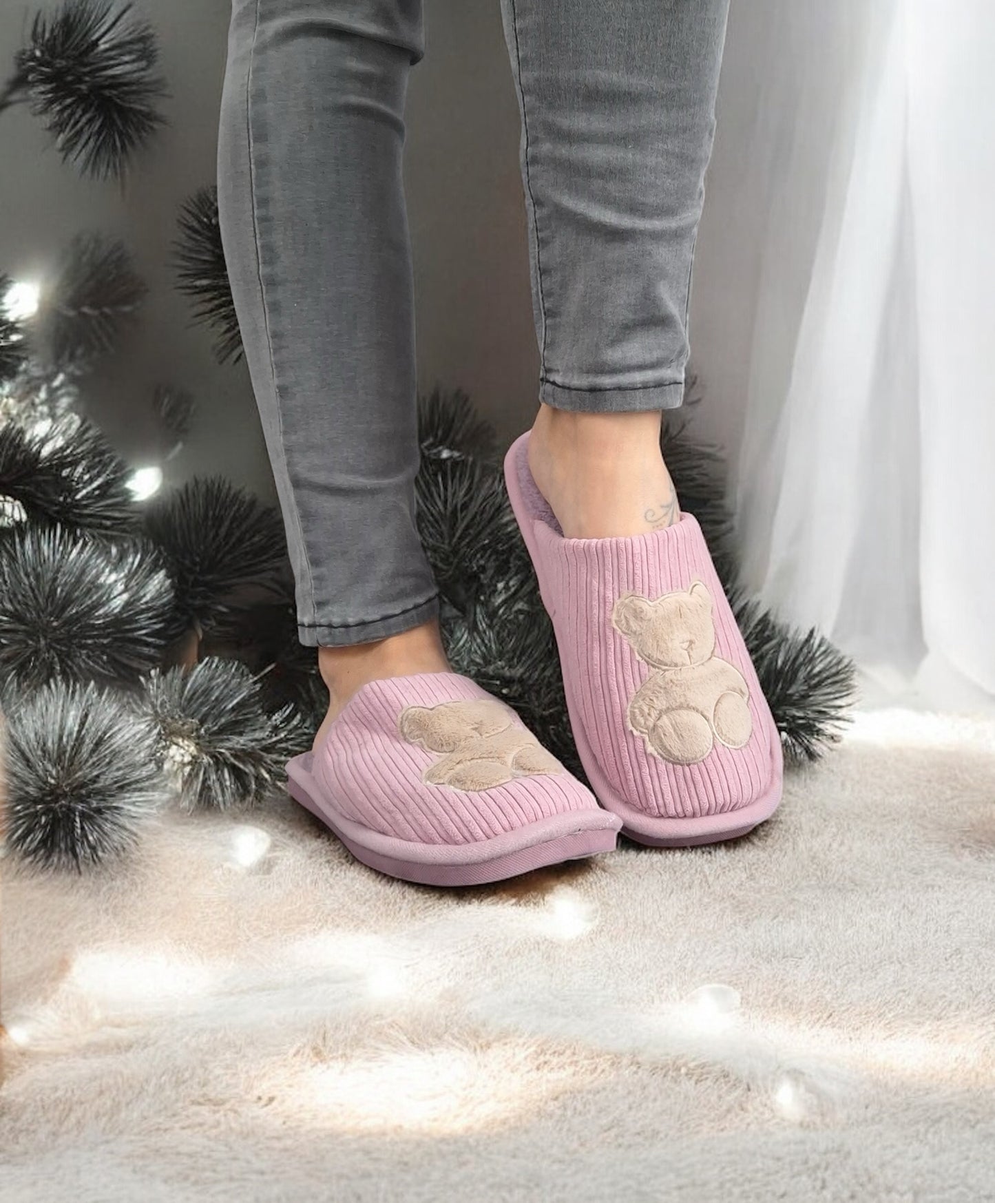 Chaussons fourrés violet en tissu avec motif ours