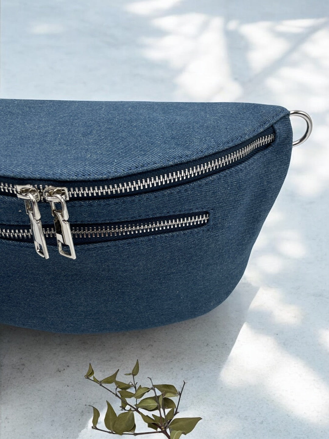 Sac banane tissu jean bleu foncé 2 poches