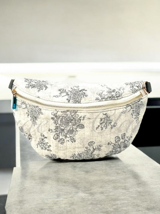 Nouveautés - Sac banane en coton matelassé liberty blanc motif floral gris