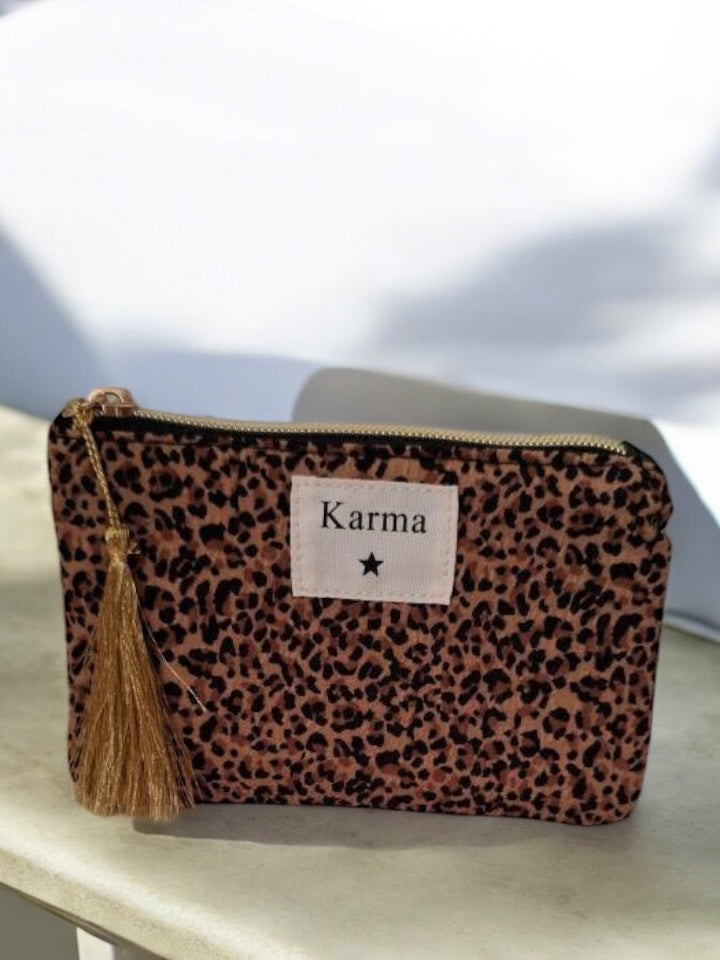 Pochette en tissu motif léopard camel “Karma”