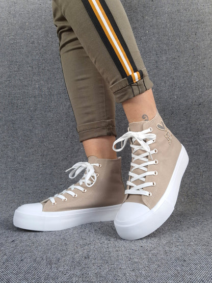 Chaussures baskets hautes tissu beige taupe blanc inscription "LOVE" style converse