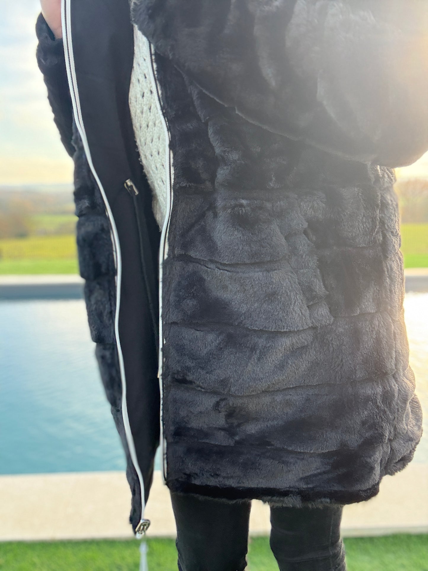 New Lolo - Manteau long noir réversible imperméable fourré fausse fourrure avec un cordon de resserrage à la taille - Curvy