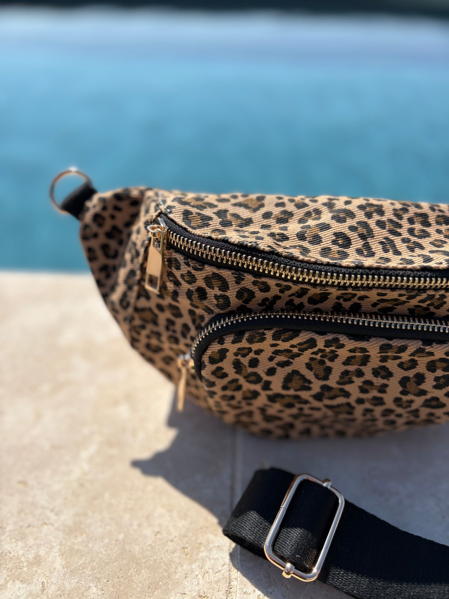 Sac banane en tissu imprimé léopard camel 2 poches