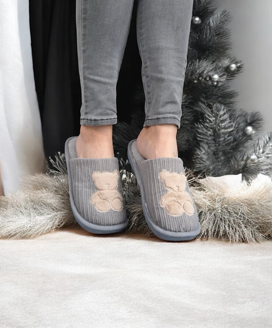 Chaussons fourrés gris en tissu avec motif ours beige