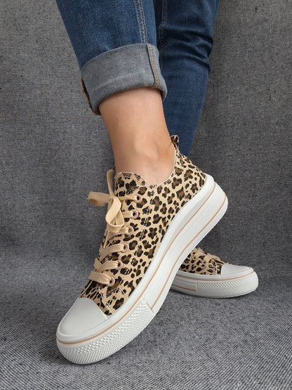 Chaussures baskets à imprimé léopard marron beige semelles compensées style converse