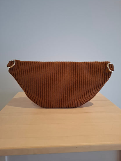 Sac banane velours côtelé 2 poches marron chocolat clair sangle fantaisie