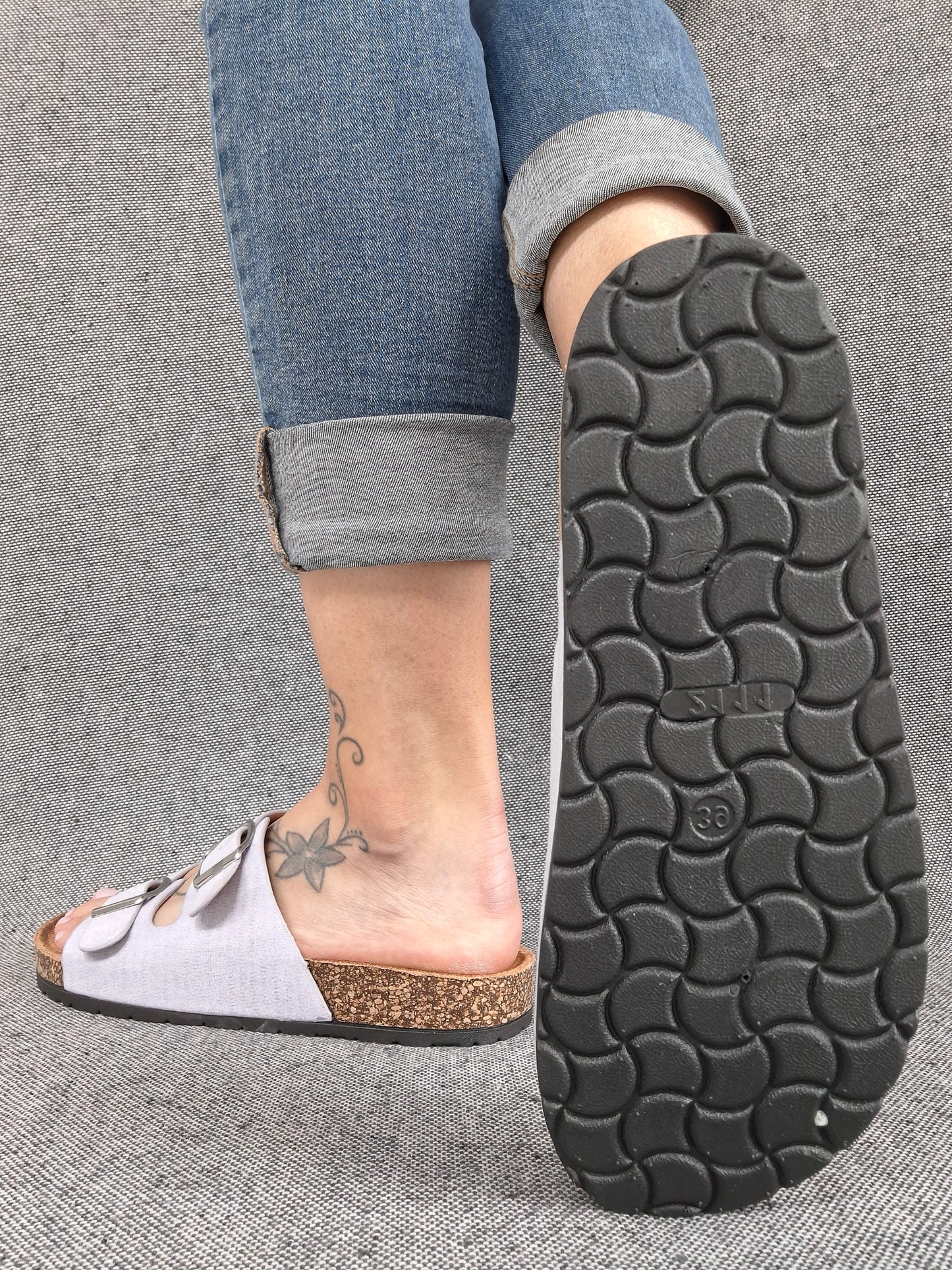 Chaussures sandales violet parme clair à doubles lanières avec boucles métalliques style Birk